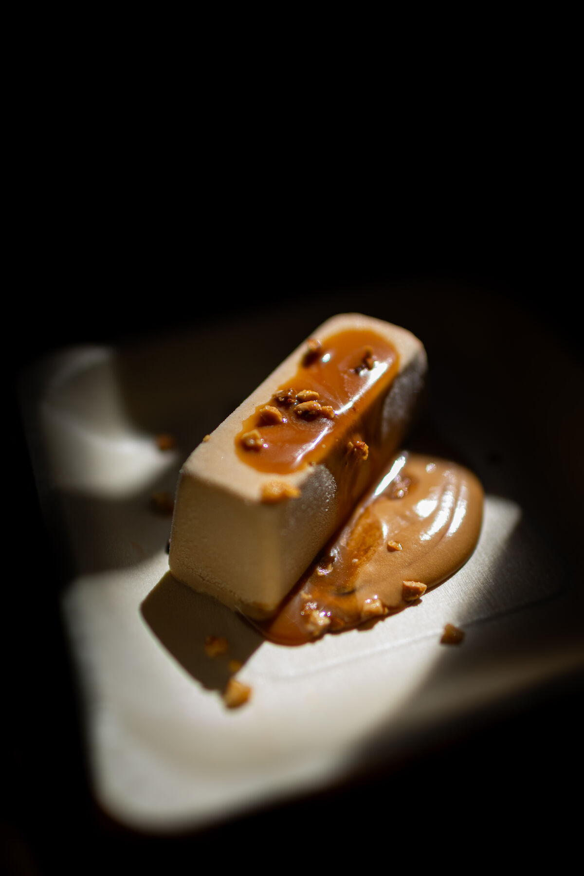 Postre con helado de turrón artesano de Piamonte D'Ambrosio